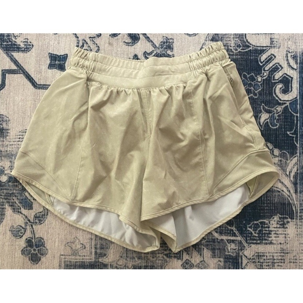 Lululemon Hotty Hot II Shorts 4" Light Green Yellow Women's 4 Tall EUC NWOT